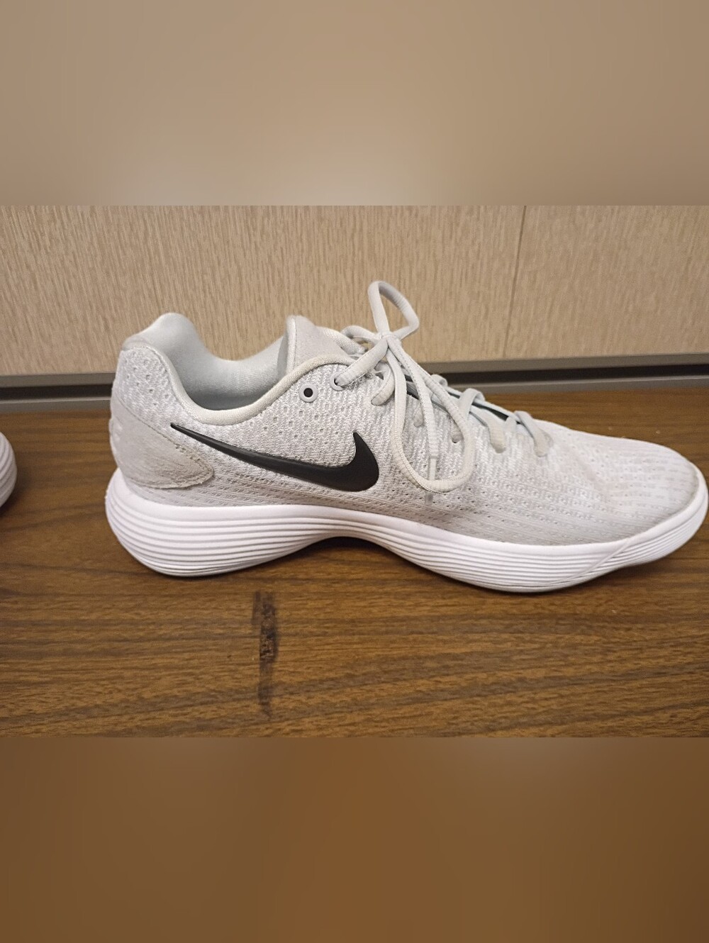 Nike Hyperdunk Low sneakers in a white and black Size 9.5. - Picture 3 of 8